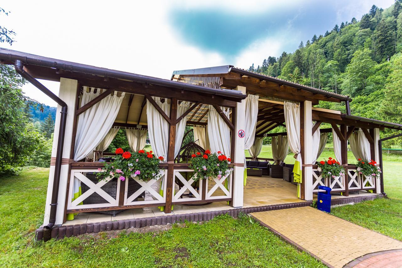 Tsarynka Eco Complex Hotel Slavske Exterior photo