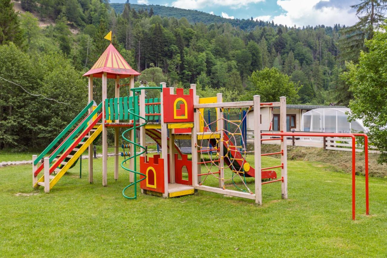 Tsarynka Eco Complex Hotel Slavske Exterior photo